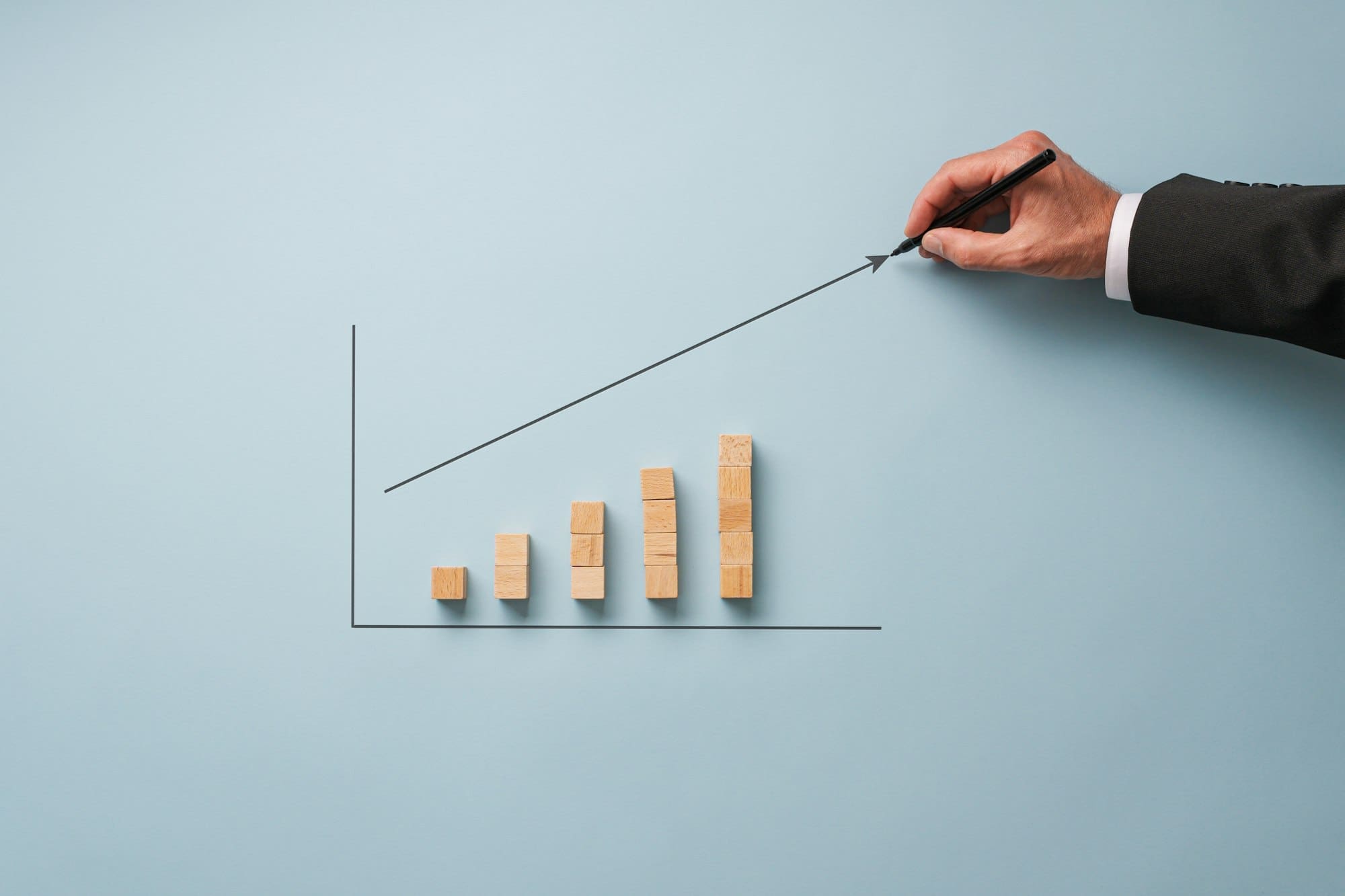 Organic traffic, sales, and revenue graph rising due to video sales letter. 